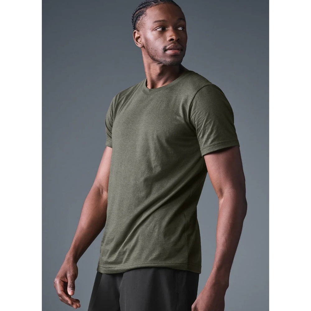 Alo Yoga Men's XL Olive Green Crewneck Short Sleeve T-Shirt Oversize Athleisure